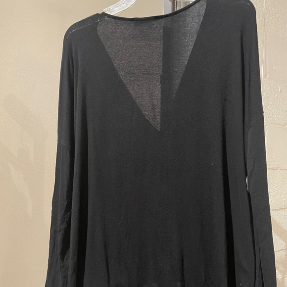 🌟 Boho Black V Neck Long Sleeve Draped Surplice Top Size L - Picture 2 of 10